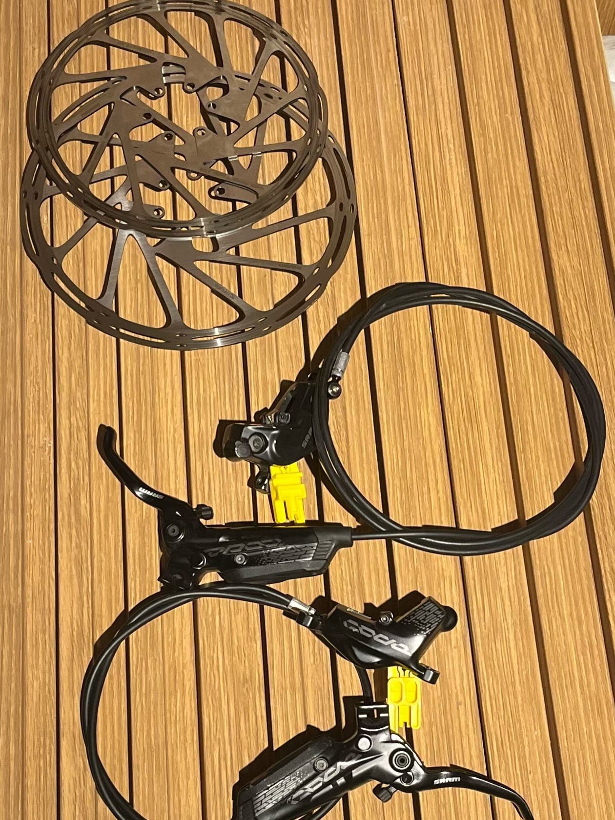 SRAM Code R + Rotores 220/200 mm